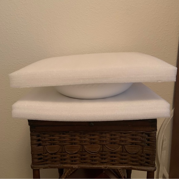 Mikasa Trellis White Flared Vegetable Serve Bowl - NIB - Picture 9 of 11